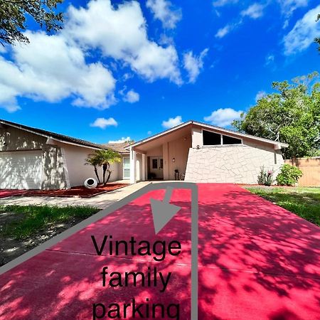 タンパ Vintage Family Scape + Heated Pool&Discountヴィラ エクステリア 写真