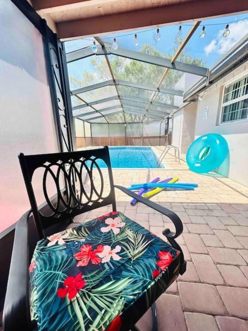 タンパ Vintage Family Scape + Heated Pool&Discountヴィラ エクステリア 写真